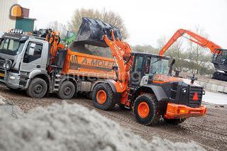 Hitachi ZW 180 - 5 Omgeving Gouda