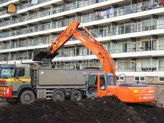 Hitachi ZX 210 LC Omgeving Gouda