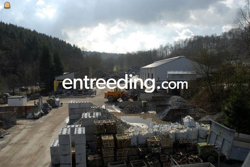 Inkoop en verkoop natuursteen, kasseien, platinen, tegels, boordstenen