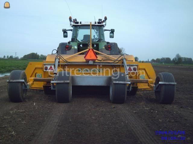 Trekker met dozerbak