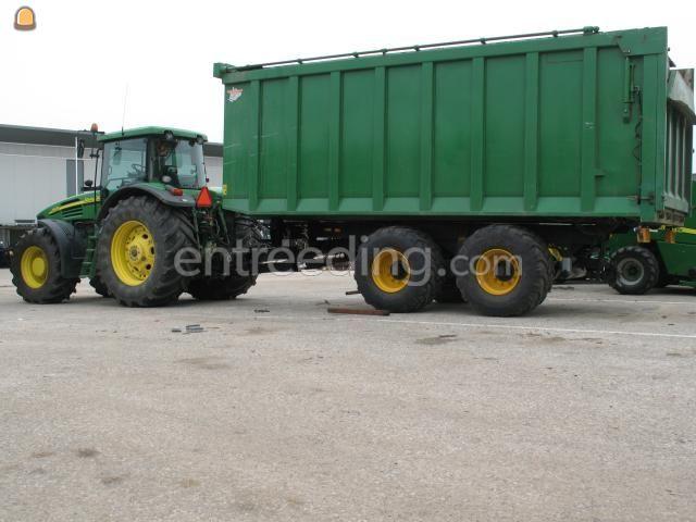 John Deere 7820