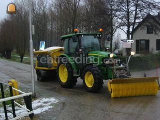 John Deere 5820 met zouts... Omgeving Sliedrecht