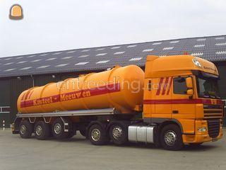 Truck met tankoplegger Omgeving Waalwijk