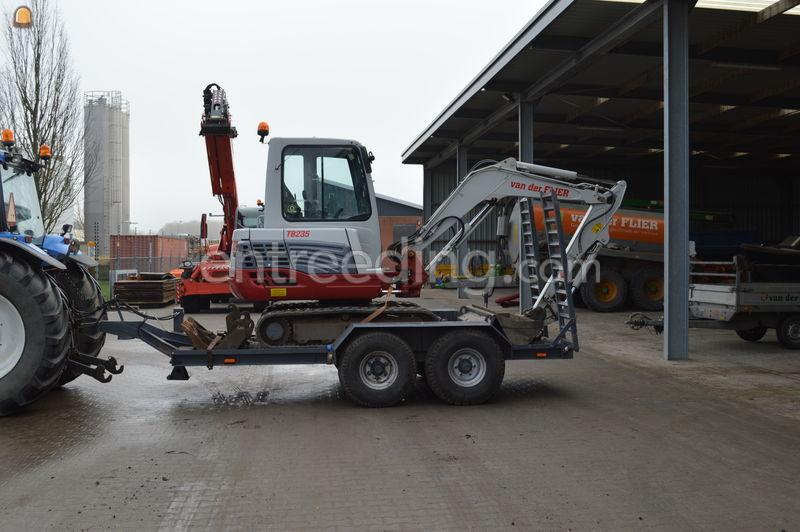 Takeuchi TB235