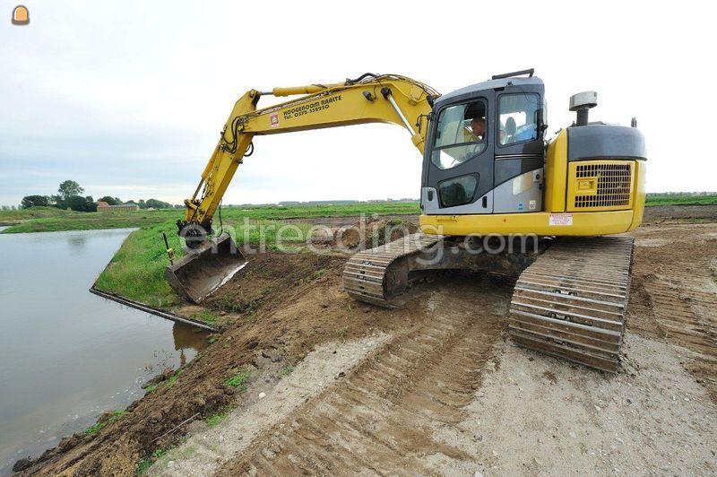 Komatsu PC228USLC