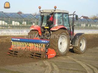 MF + rotorkopeg met zaaim... Omgeving Rotterdam