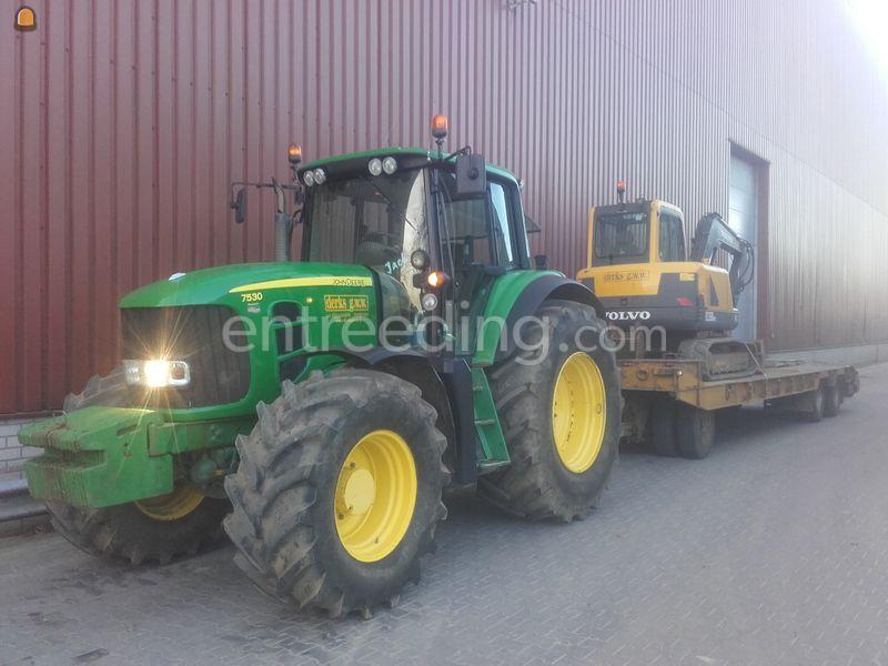 John Deere 7530
