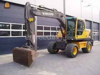 Volvo EW140B Omgeving Roosendaal