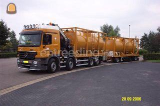 Mercedes bakwagen/kraan Omgeving Sliedrecht