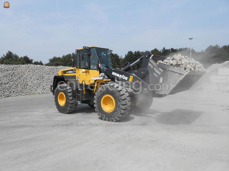 Komatsu WA320PZ-6