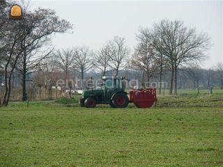Fendt 208 + rol Omgeving Wijk bij Duurstede
