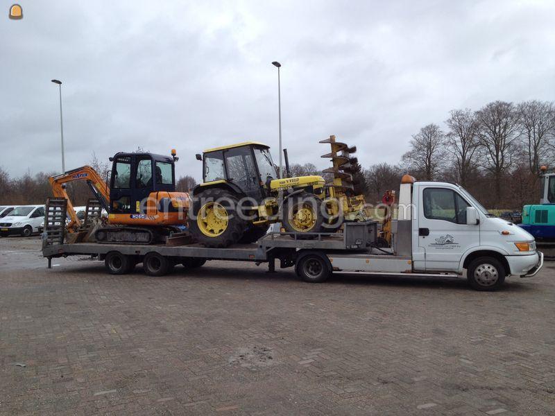 Met lier, vijzel en bezem