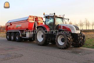 Tractor +  carrier Omgeving Breda
