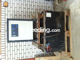 accu voor heftruck met op... Omgeving Kamerik