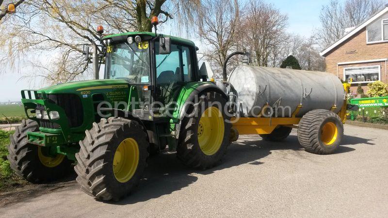 John Deere + waterwagen