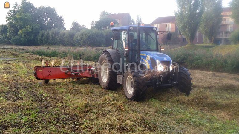 Trekker met zijbandhooier