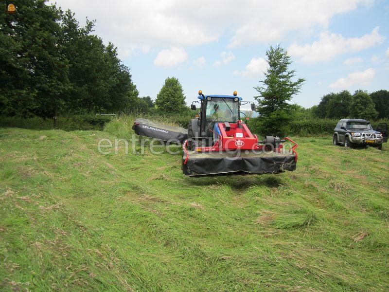 New Holland TNF95 + maaier