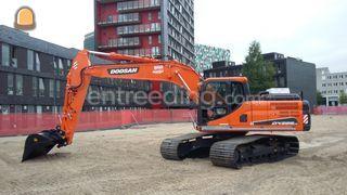 Doosan DX 225 met GPS Omgeving Kamerik