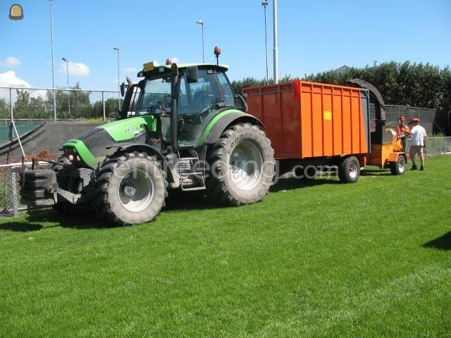 Trekker + takkenhakselaar en opvangbak