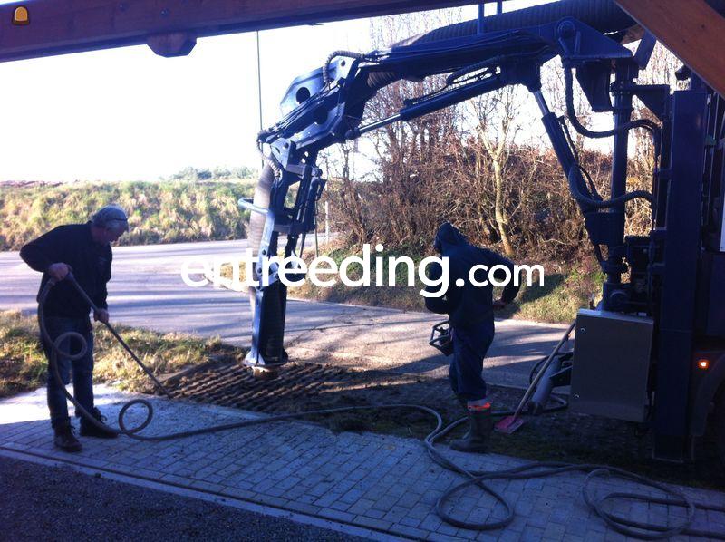 Grondopzuiging met MTS Dino grondzuigwagen