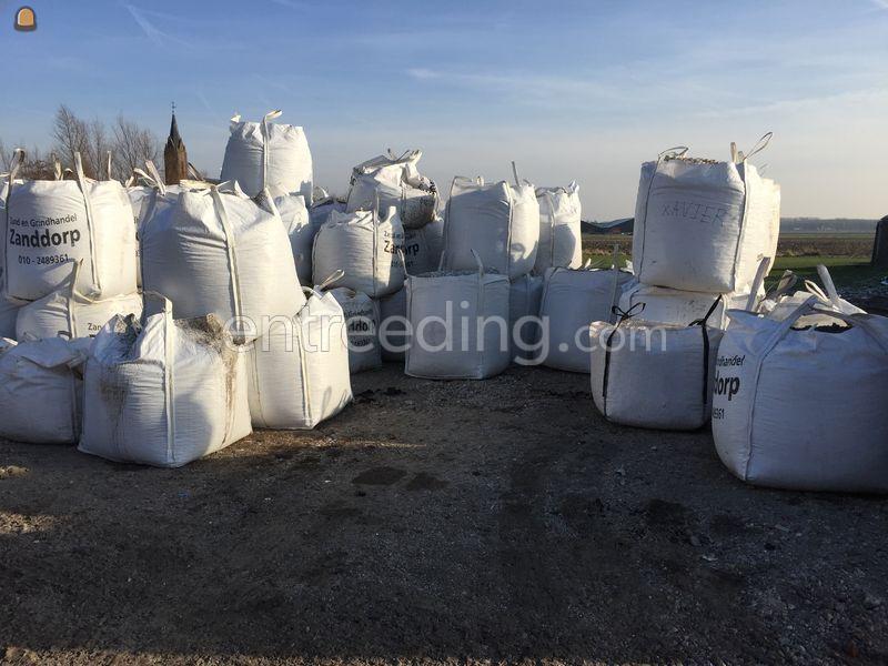 Div. Big bags lava,icy blue, yellow sun, basalt split grijs, enz