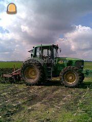 Trekker met Cultivator Omgeving Leiden