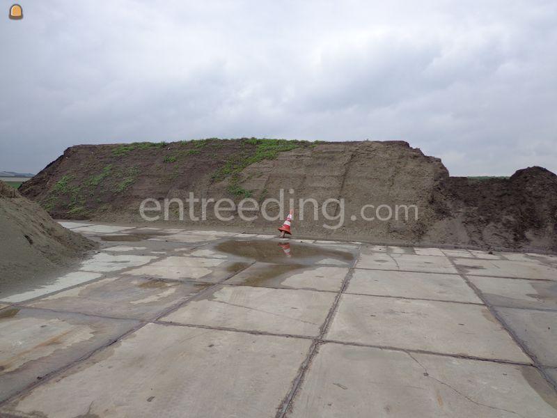 Zwarte grond TUINaarden gezeefd