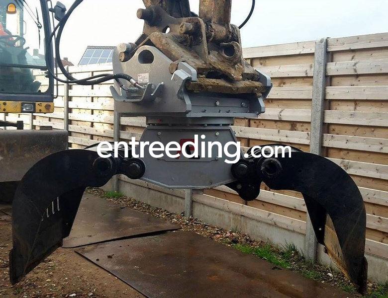 Pladdet te huur met graafmachine