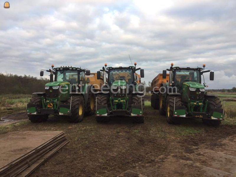 John Deere 6215 R met Tridemkieper