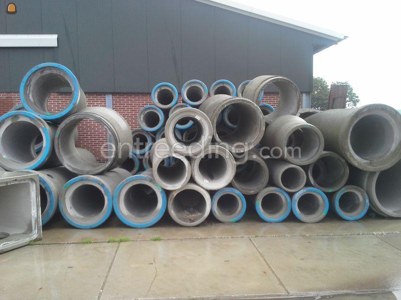 Verschillende betonnen buizen