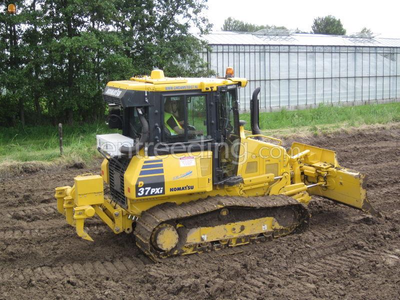 Komatsu  D37PXi-23 bulldozer