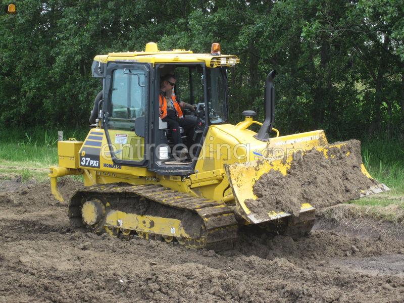 Komatsu  D37PXi-23 bulldozer