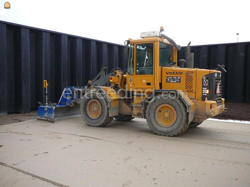 Diverse shovels met leveler