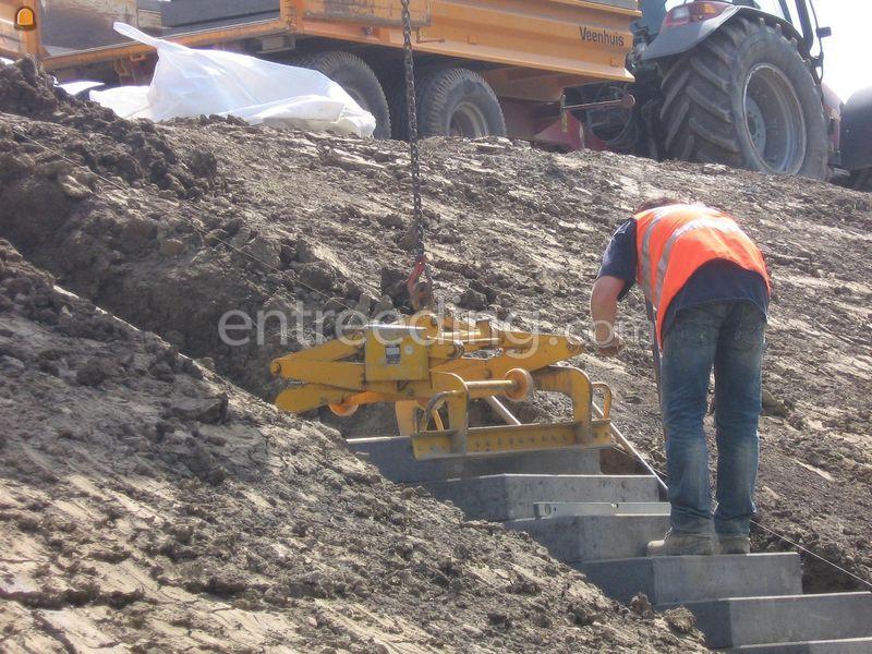 Trappen leggen, Dijkverzwaring Nederdlek