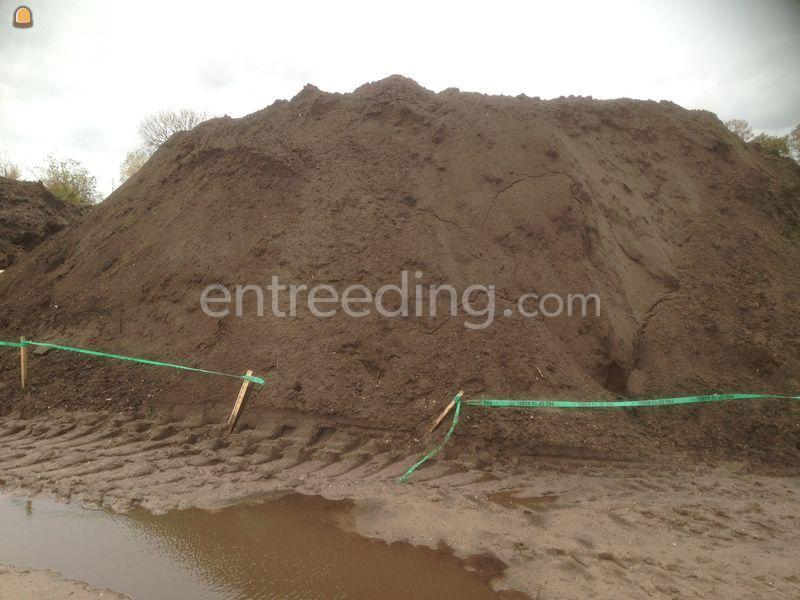 Gezeefde zwarte grond