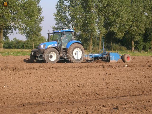 New holland met kilverbord