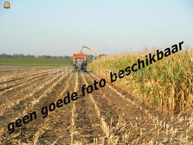 NH 7030 + beco grondkipper