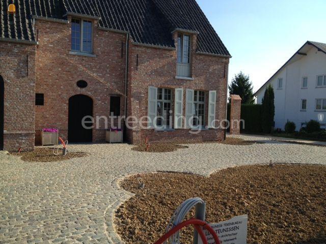 Wegenwerken, verhardingswerken zowel particulier als overheid en industrie