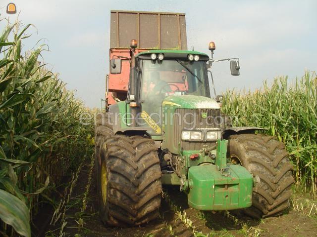 John Deere 6820
