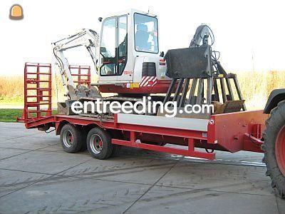 Fendt met oprij/transportwagen