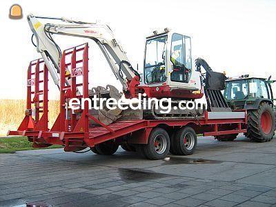 Fendt met oprij/transportwagen