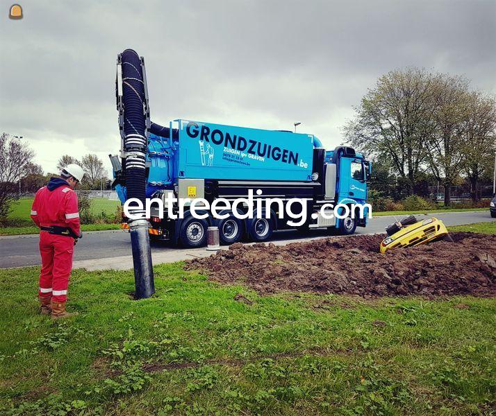 Grondzuigwagen Mercedes 8x4  met vacuümgraaftechniek