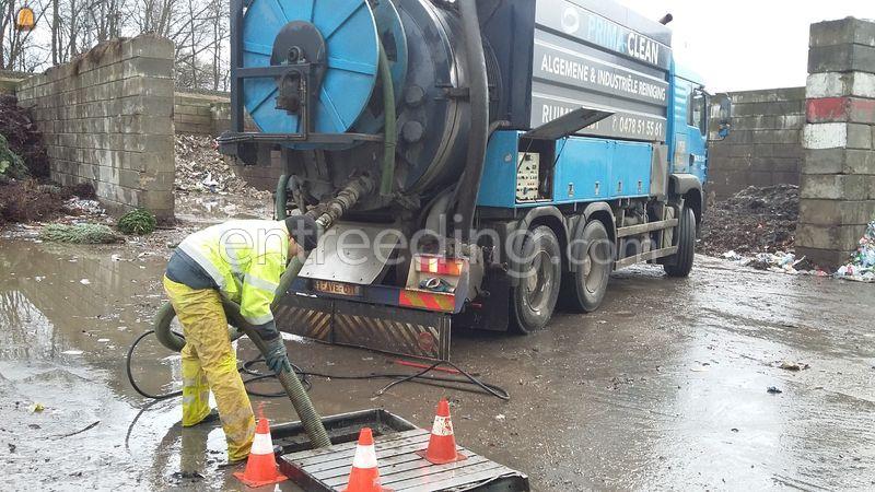 Ledigen en reinigen van putten, afvoerleidingen, kws-afscheiders, vrijmaken nutsleidingen