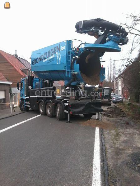 Grondzuigwagen Mercedes 8x4  met vacuümgraaftechniek