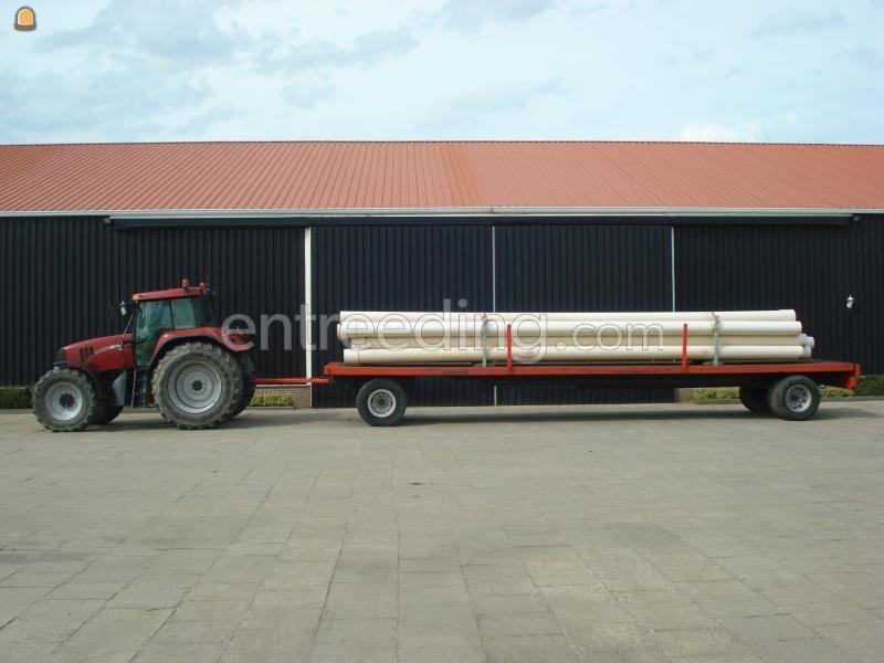 Trekker en buizenwagen