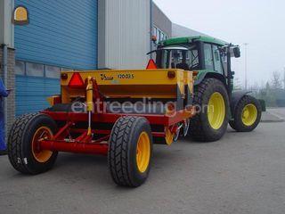 Tractor met Vredo doorzaa... Omgeving Hilversum