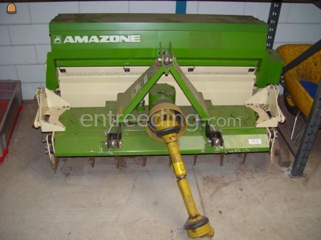 Tractor met zaaicombinatie