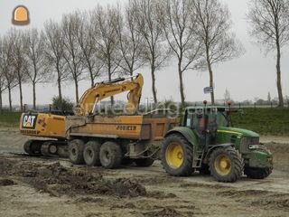 John Deere 7430 + joskin Omgeving Goes