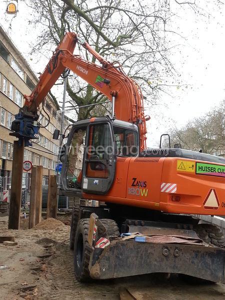 Hitachi Zaxis 180W