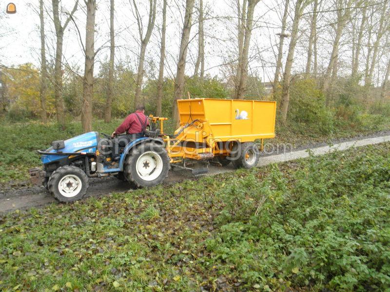 Trekker+schelpen/compostwagen